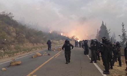 POLICÍAS RETENIDOS FUERON LIBERADOS Y RECIBEN ATENCIÓN MEDICA EN SANTA CRUZ