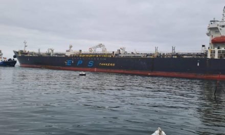 YPFB DESCARGA 295 MIL BARRILES DE DIÉSEL EN ARICA Y LO DESPACHA A BOLIVIA