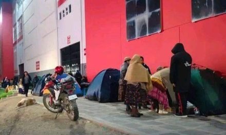 TRAS AGOTARSE LAS ENTRADAS ONLINE, HINCHAS HACEN FILA EN BOLETERÍAS DE VILLA INGENIO