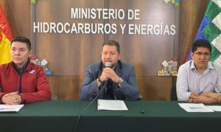 AUTORIDADES CULPAN A LOS BLOQUEOS POR FALTA DE COMBUSTIBLE