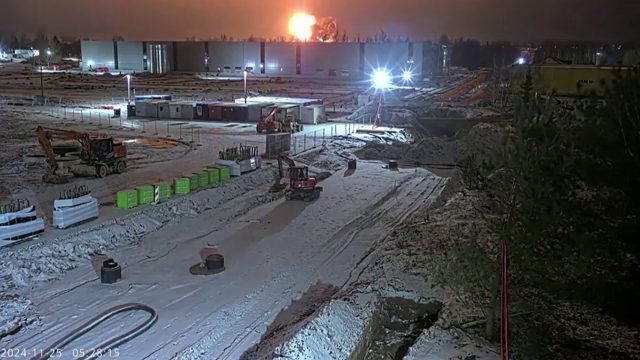 AVIÓN DE CARGA SE ESTRELLA EN ZONA RESIDENCIAL EN LITUANIA