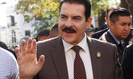 REYES VILLA BAJARÁ SU CANDIDATURA SI ENCUESTAS NO LO FAVORECEN