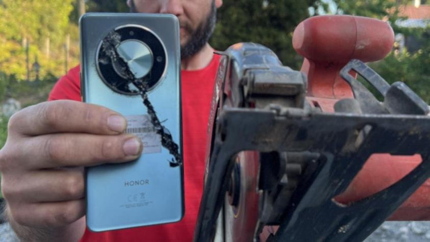 CELULAR EN EL BOLSILLO SALVÓ A ALBAÑIL DE CORTE EN SU PIERNA