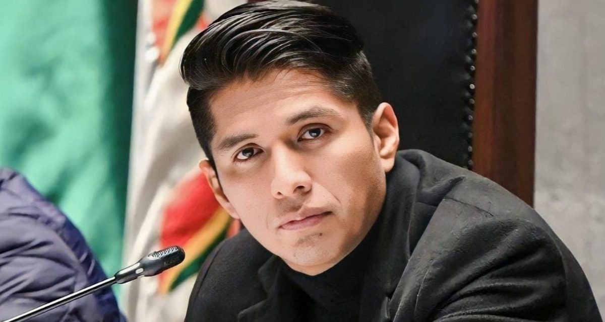 ANDRÓNICO RODRÍGUEZ: «NO SOY NI ESTOY DE CANDIDATO DE NADIE»