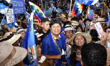 EVISTAS YA BUSCAN UNA SIGLA PARA QUE EVO SEA CANDIDATO