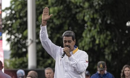 HAY UN BOLIVIANO ENTRE LOS RETENIDOS DE MADURO PARA NEGOCIAR SU SALIDA DE CARACAS