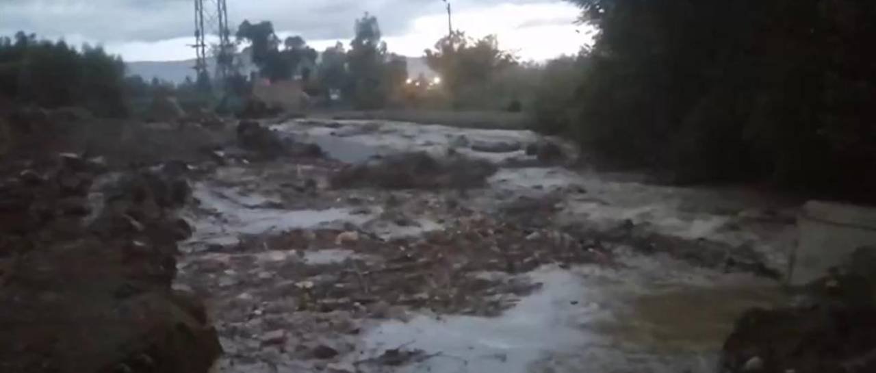 UNA PERSONA ESTA DESAPARECIDA TRAS EL DESBORDE DEL RÍO TACATA EN QUILLACOLLO