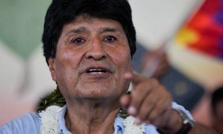 EVO PRESENTA  ACCIÓN DE LIBERTAD EN SAN IGNACIO DE VELASCO CONTRA  JUEZ DE TARIJA QUE LO DECLARÓ EN REBELDÍA