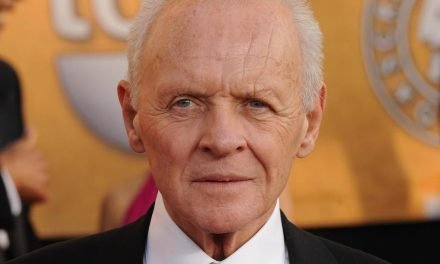 “LO ÚNICO QUE NOS LLEVAMOS CON NOSOTROS ES EL AMOR QUE DAMOS” DIJO ANTHONY HOPKINS TRAS INCENDIO