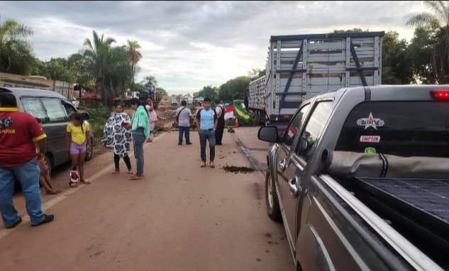 AYOREOS SUSPENDEN BLOQUEO DE LA RUTA AL BENI