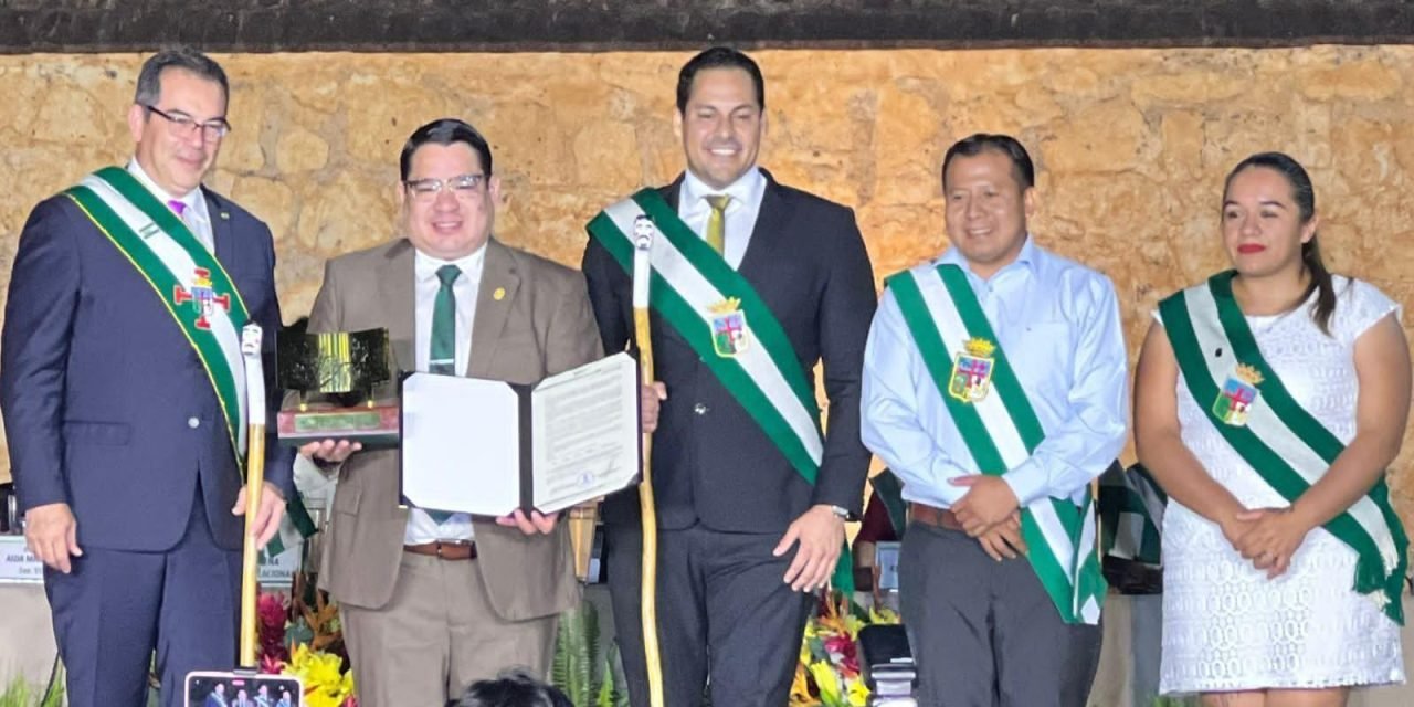 FISCAL GENERAL RECIBE DISTINCIÓN DE LA ASAMBLEA LEGISLATIVA DE SANTA CRUZ POR SU DESTACADO TRABAJO SOCIAL