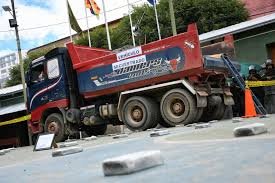 SECUESTRAN VOLQUETA CON 100 KILOS DE COCAÍNA EN SUS LLANTAS RUMBO A CHILE