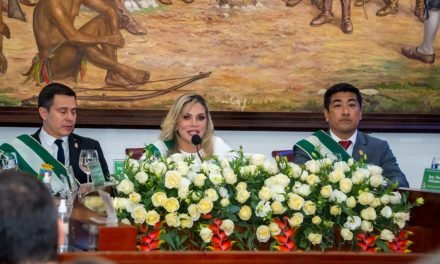 MUCARZEL PIDE UNIDAD EN SESIÓN POR LA FUNDACIÓN DE SANTA CRUZ A LA QUE JHONNY NO ASISTIÓ