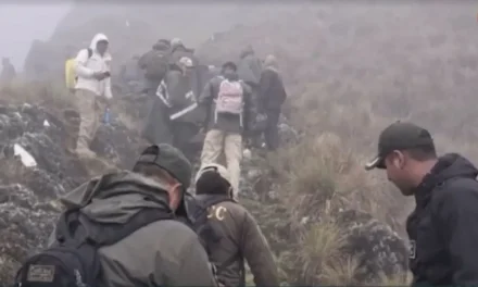 MINIBÚS CAYÓ 100 METROS Y DEJA TRES FALLECIDOS EN IRUPANA