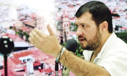 COCHAMANIDIS VISITÓ A LUIS FERNANDO EN CHONCHOCORO Y HABLARON DE CRISIS Y UNIDAD 