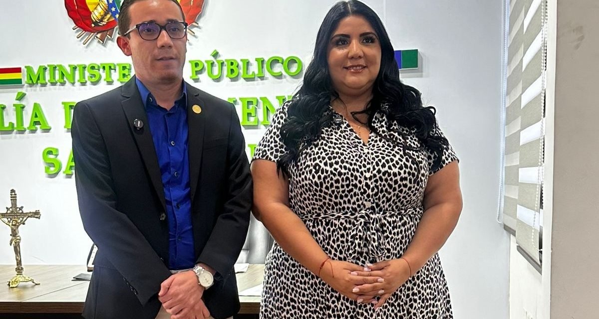 JESSICA ECHEVERRÍA ES POSESIONADA COMO FISCAL EN SANTA CRUZ