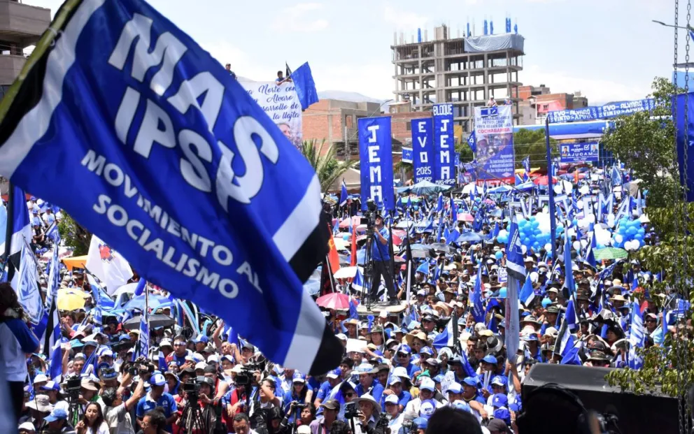 EVISTAS” SE APRESTAN A RENUNCIAR AL MAS, “ARCISTAS”  ADVIERTEN QUE TAMBIÉN DEBEN DEJAR LOS ESCAÑOS DEL PARTIDO