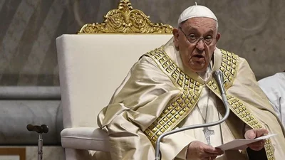 EL PAPA FRANCISCO «DESCANSA» EN EL HOSPITAL, DICE EL VATICANO