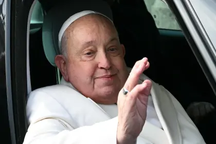 EL CUADRO CLÍNICO DEL PAPA “ES COMPLEJO” Y REQUERIRÁ “UNA HOSPITALIZACIÓN ADECUADA”