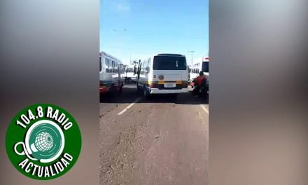 BLOQUEAN LA AVENIDA BANZER A LA ALTURA DEL REMANSO