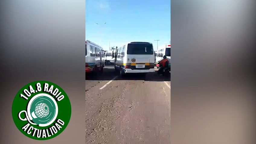 BLOQUEAN LA AVENIDA BANZER A LA ALTURA DEL REMANSO