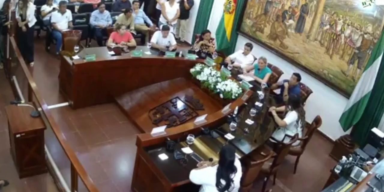 CONCEJALES SE ENFRENTARON EN  BOCHORNOSA SESIÓN DE RENDICIÓN DE CUENTAS