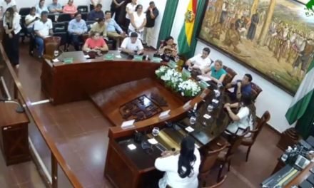 CONCEJALES SE ENFRENTARON EN  BOCHORNOSA SESIÓN DE RENDICIÓN DE CUENTAS