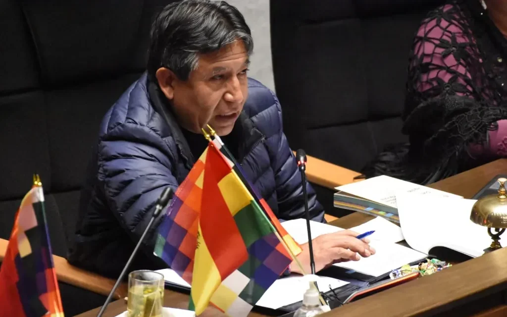 CHOQUEHUANCA CONVOCA SESIÓN DE ASAMBLEA PARA TRATAR PRÉSTAMO INTERNACIONAL