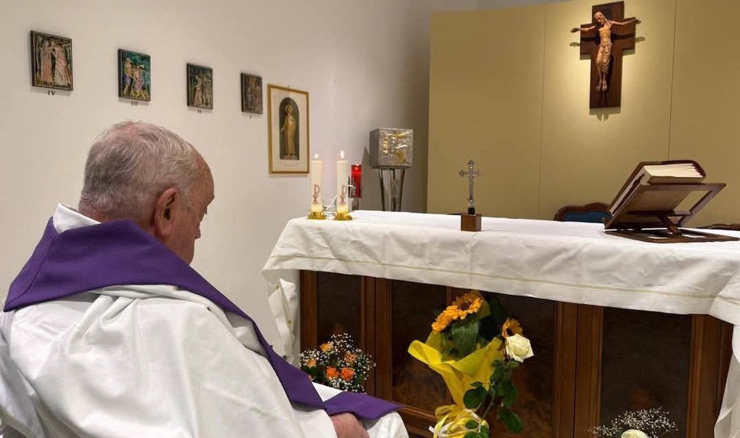 PRIMERA IMAGEN DEL PAPA FRANCISCO DESDE QUE FUE HOSPITALIZADO