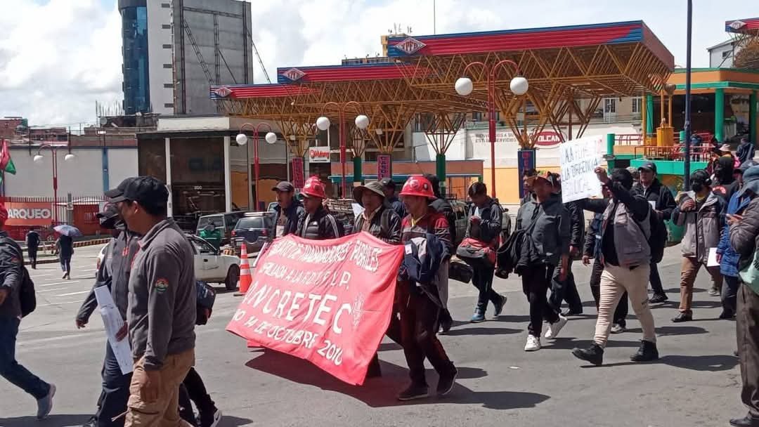 FABRILES Y  COD MARCHAN EXIGIENDO CAMBIOS EN EL MINISTERIO DE TRABAJO