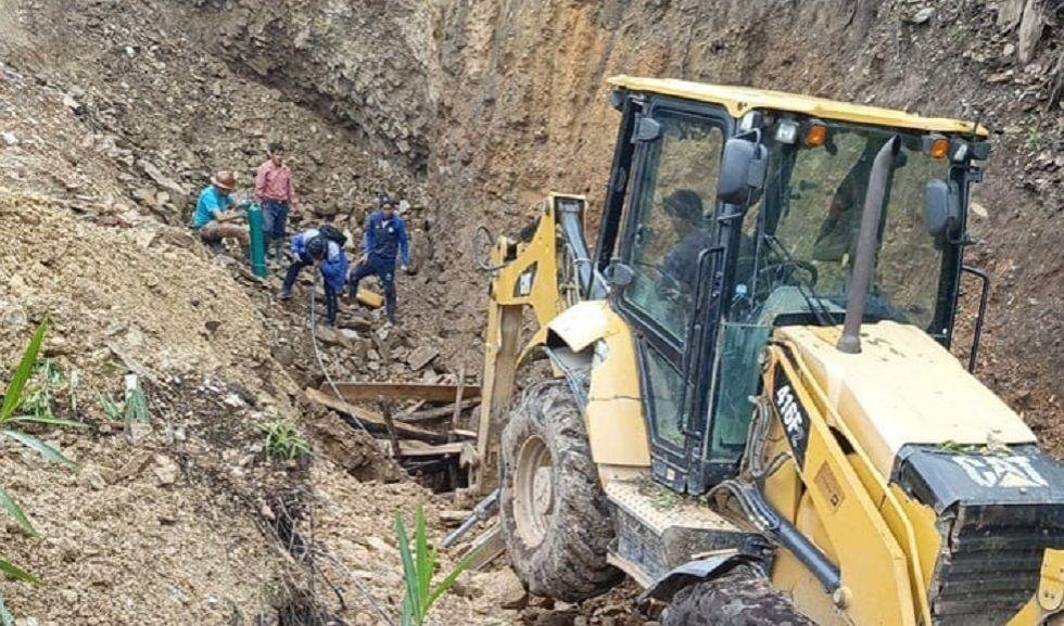 ADOLESCENTE QUEDA ATRAPADO TRAS EL DERRUMBE DE UNA MINA EN CAJUATA