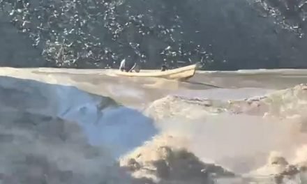 FUERTE CAUDAL DEL RÍO MAPIRI ROMPE CANOA QUE TRASLADABA A CUATRO PERSONAS