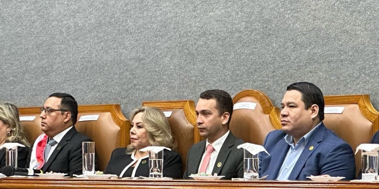 FISCAL GENERAL PARTICIPÓ DE LA POSESIÓN DEL NUEVO PRESIDENTE DEL TDJ DE TARIJA