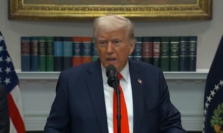 TRUMP SUSPENDIÓ POR UN MES ARANCELES A PRODUCTOS MEXICANOS Y CANADIENSES