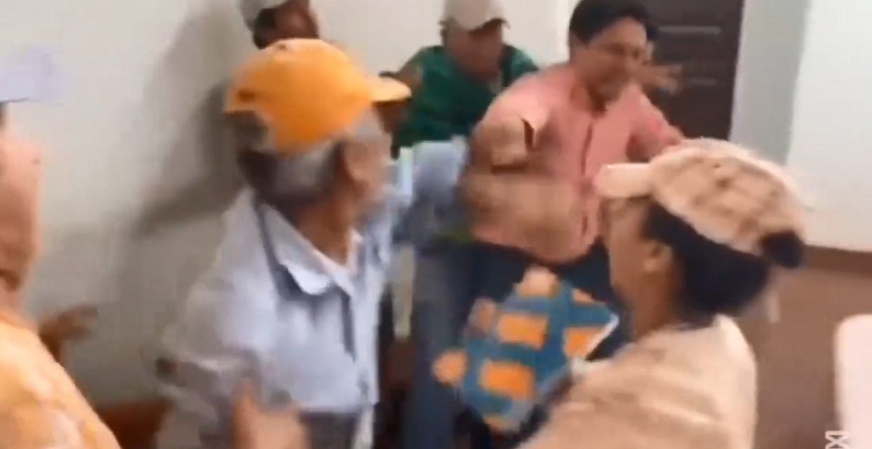 EXPULSAN AL PRESIDENTE DEL CONCEJO MUNICIPAL DE RIBERALTA