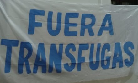 CONCEJO MUNICIPAL  AMANECE CON CARTELES CONTRA CONCEJALES MUCARZEL Y ALCÓCER