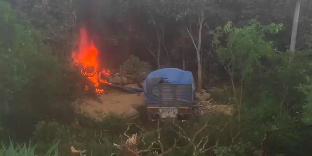 DOS PERSONAS MUEREN TRAS INCENDIO DE UN CAMIÓN QUE VOLCÓ EN LA RUTA BIOCEÁNICA