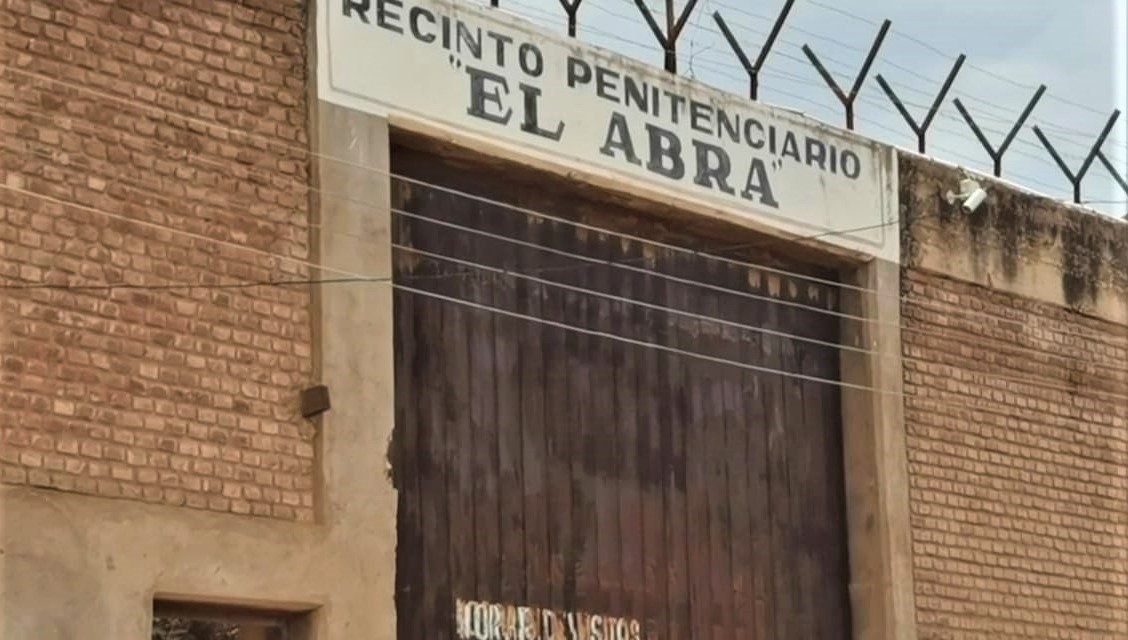 DESTITUYEN AL DIRECTOR DE RÉGIMEN PENITENCIARIO DE COCHABAMBA Y SUSPENDEN LAS VISITAS DE ZÚÑIGA 