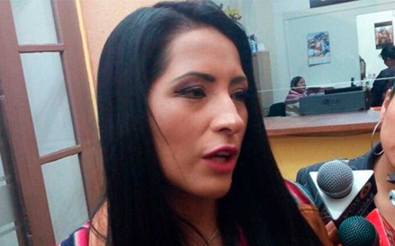 WILMA ALANOCA ES ELEGIDA CANDIDATA A LA VICEPRESIDENCIA PARA ACOMPAÑAR A EVO