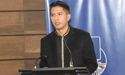 ANDRÓNICO HACE UN “LLAMADO SINCERO A LA UNIDAD” Y “NO MEDIANTE PACTOS OSCUROS