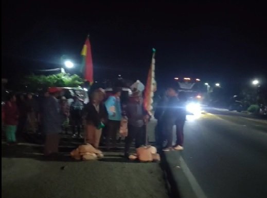 CARRETERA SANTA CRUZ – COCHABAMBA AMANECE CON PUNTOS DE VIGILIA