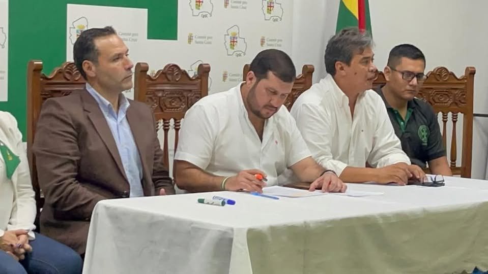 CÍVICOS CONVOCAN A REUNIÓN DE EMERGENCIA: “LA DIVISIÓN NOS ESTÁ DESTRUYENDO”