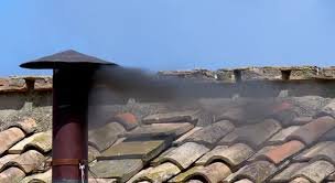 SEGUNDA FUMATA NEGRA EN EL VATICANO LOS CARDENALES NO CONSIGUIERON CONSENSO PARA ELEGIR NUEVO PAPA