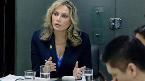 MUCARZEL POSTULA A PRIMERA SENADORA POR SANTA CRUZ CON MANFRED REYES