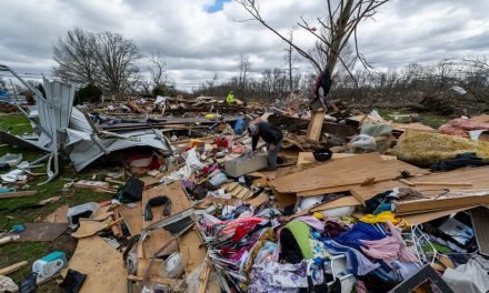 21 MUERTOS Y MÁS DE 100.000 PERSONAS SIN ELECTRICIDAD EN ESTADOS UNIDOS POR TORNADOS