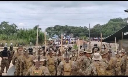 SUSPENDEN ERRADICACIÓN DE COCA EN YAPACANI, COMUNARIOS TOMARON CUARTES MILITAR
