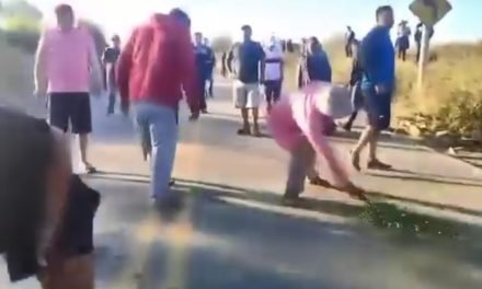 CONDUCTORES Y POBLADORES CANSADOS, DESBLOQUEAN CARRETERA EN AIQUILE