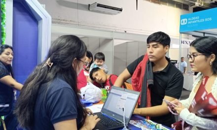 EL SIN ATRAE A LOS VISITANTES CON INFORMACIÓN TRIBUTARIA, EN LA FERIA DEL LIBRO