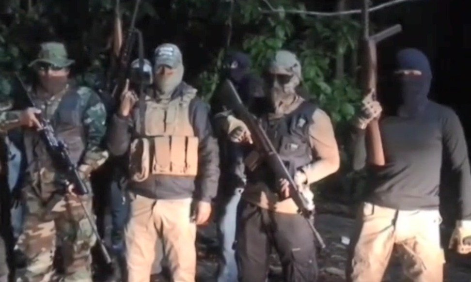 EVISTAS ARMADOS DEL CHAPARE AMENAZAN AL GOBIERNO EN MEDIO ENFRENTAMIENTOS