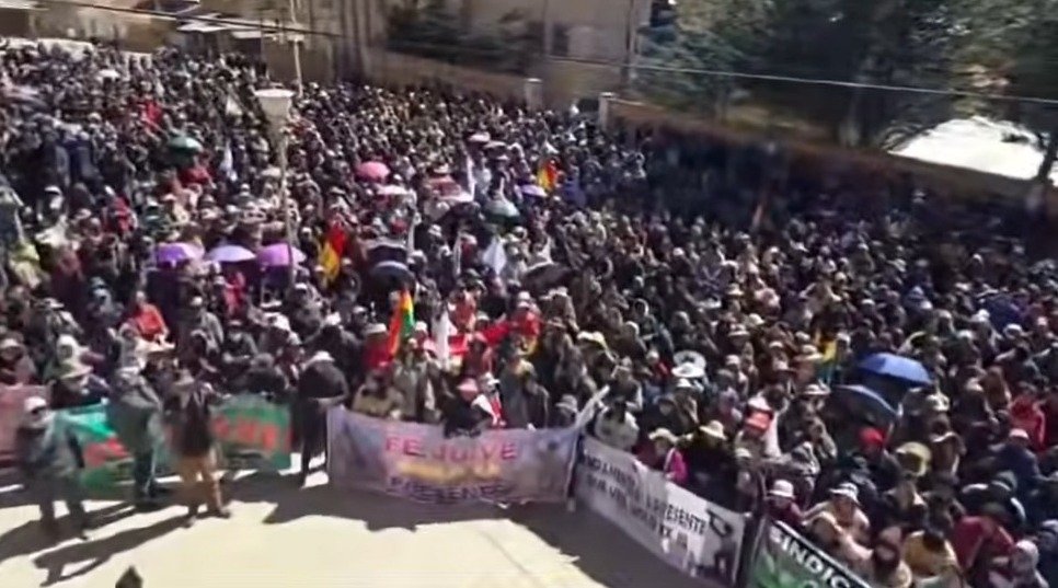 CABILDO DE LLALLAGUA DECLARA ENEMIGO A EVO MORALES